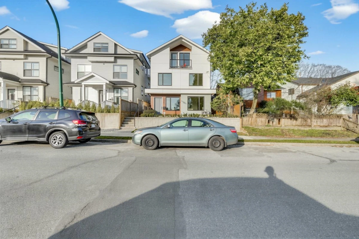 Exterior Rear Photo of 2 3547 E Georgia Street, Vancouver, BC