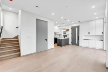 Breakfast Nook Photo of 2 3547 E Georgia Street, Vancouver, BC