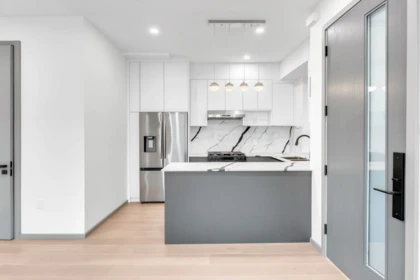 Kitchen Island Photo of 2 3547 E Georgia Street, Vancouver, BC