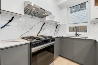 Kitchen Photo of 2 3547 E Georgia Street, Vancouver, BC