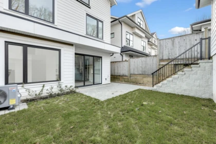 Outdoor Deck Photo of 2 3547 E Georgia Street, Vancouver, BC
