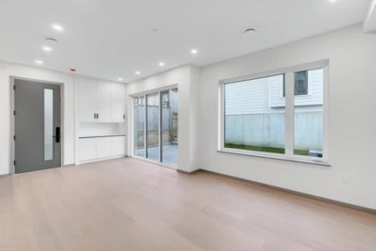 Primary Bedroom Photo of 2 3547 E Georgia Street, Vancouver, BC
