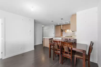 Hallway Photo of 2606 13696 100 Avenue, Surrey, BC
