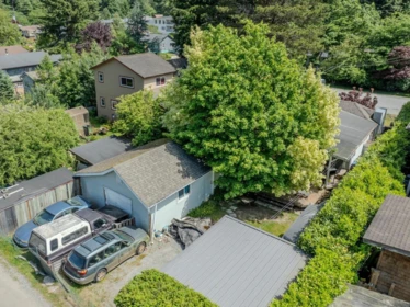Hot Tub / Spa Photo of 38807 Britannia Avenue, Squamish, BC