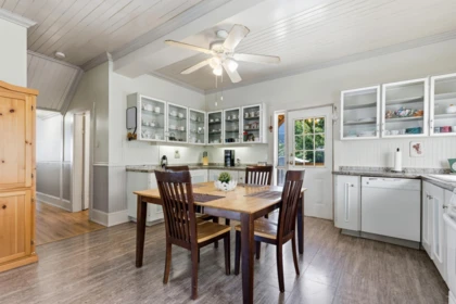 Breakfast Nook Photo of 1075 3rd Avenue, Hope, BC