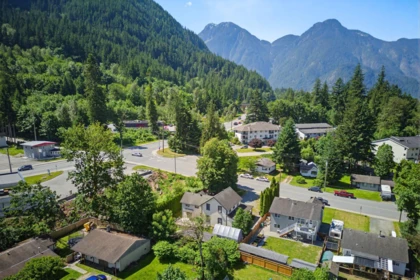 Neighborhood Park Photo Near 1075 3rd Avenue, Hope, BC