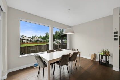Kitchen Island Photo of 39340 Falcon Crescent, Squamish, BC