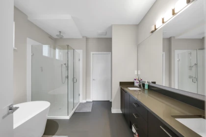 Primary Bathroom Photo of 39340 Falcon Crescent, Squamish, BC