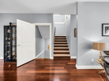 Entry Foyer Photo of 938 Beaumont Drive, North Vancouver, BC