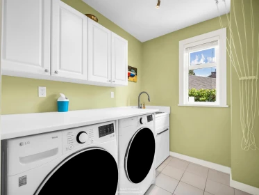 Powder Room Photo of 938 Beaumont Drive, North Vancouver, BC