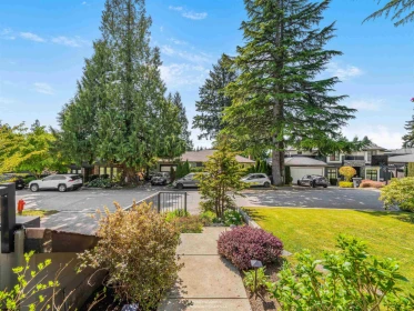 Swimming Pool Photo of 938 Beaumont Drive, North Vancouver, BC