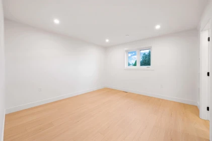 Hallway Photo of 5 4855 Venables Street, Burnaby, BC