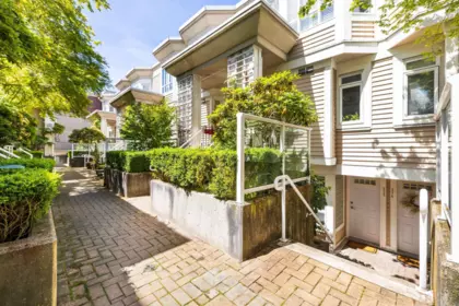235 2565 W Broadway, Vancouver, BC, Vancouver — Townhouse for sale