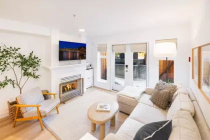 235 2565 W Broadway, Vancouver, BC, Vancouver — Townhouse for sale