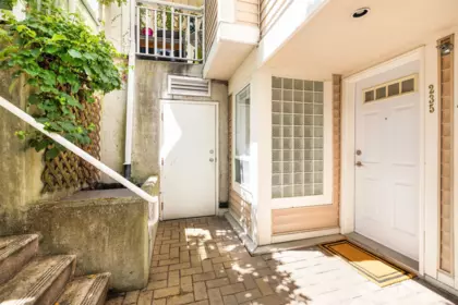 235 2565 W Broadway, Vancouver, BC, Vancouver — Townhouse for sale