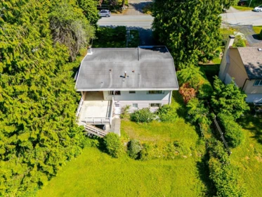 Garden / Landscaping Photo of 1453 Coleman Street, North Vancouver, BC