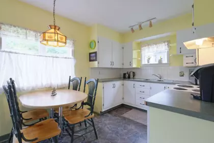 Kitchen Island Photo of 2546 Eton Street, Vancouver, BC