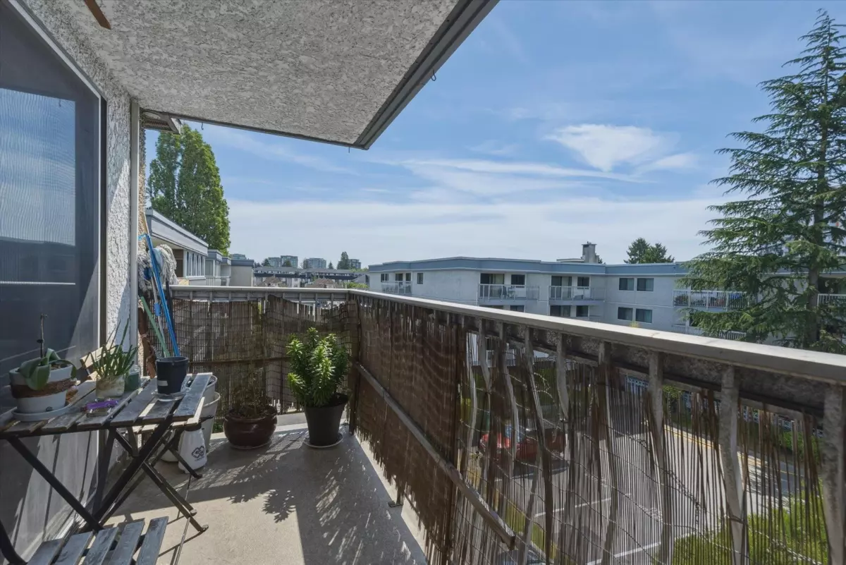 Dining Area Photo of 304 6380 Buswell Street, Richmond, BC