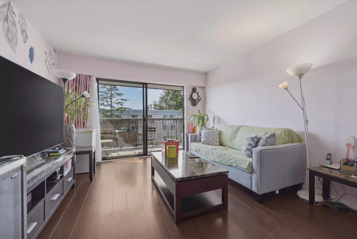 Family Room Photo of 304 6380 Buswell Street, Richmond, BC