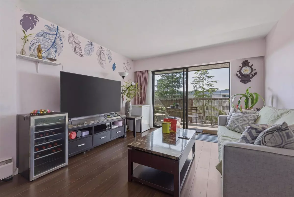 Living Room Photo of 304 6380 Buswell Street, Richmond, BC