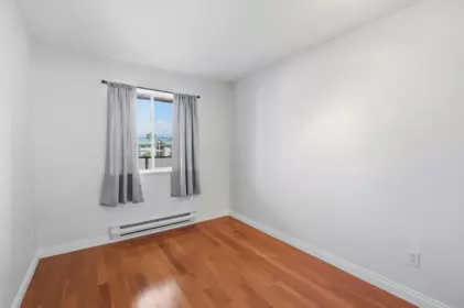 Loft / Bonus Room Photo of 403 2964 Trethewey Street, Abbotsford, BC