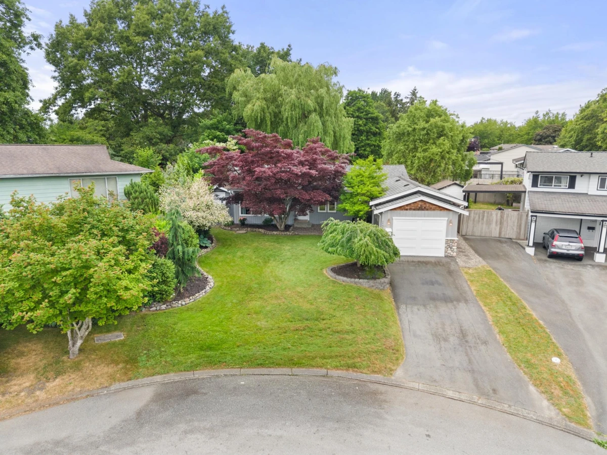 Family Room Photo of 17459 61b Avenue, Surrey, BC