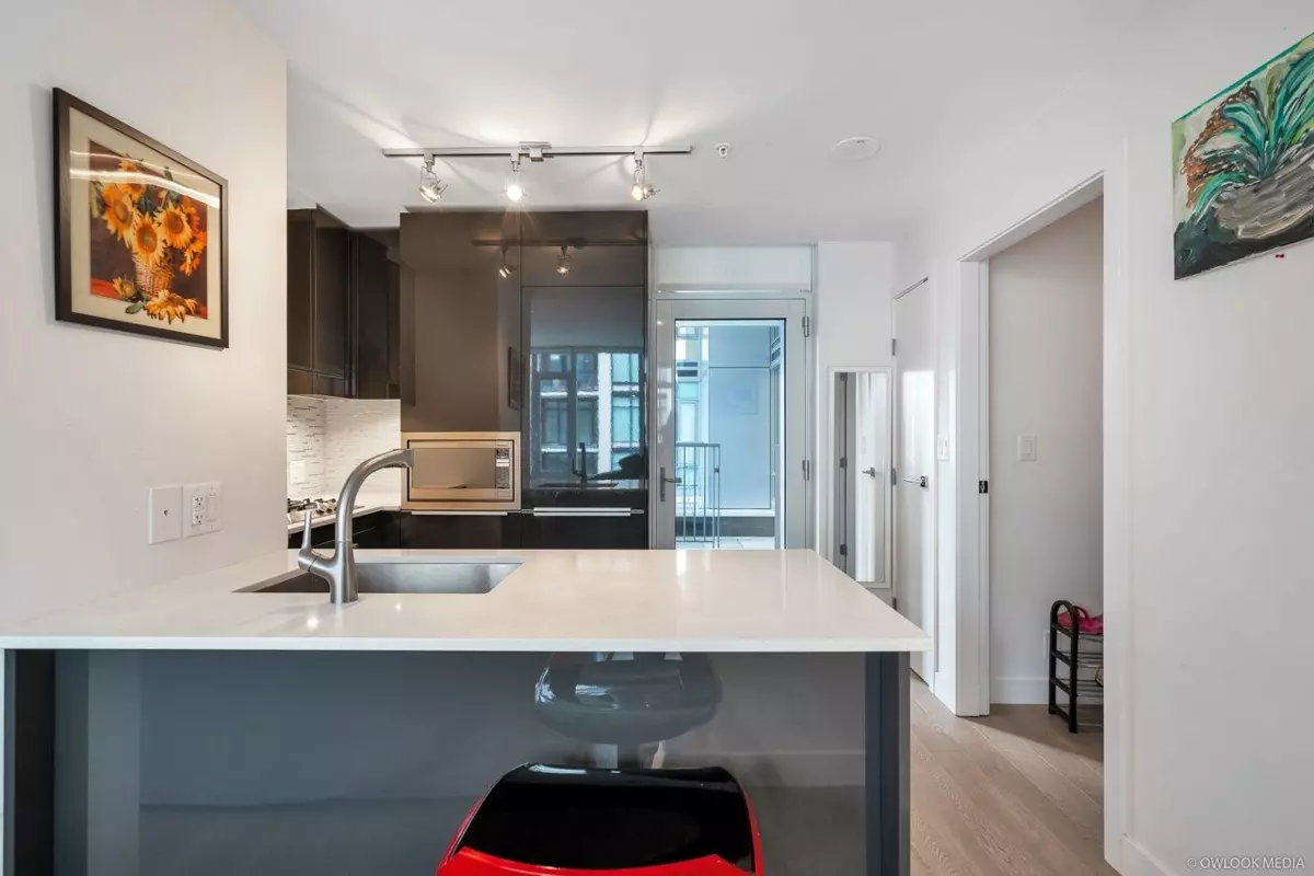 Family Room Photo of 502 1283 Howe Street, Vancouver, BC