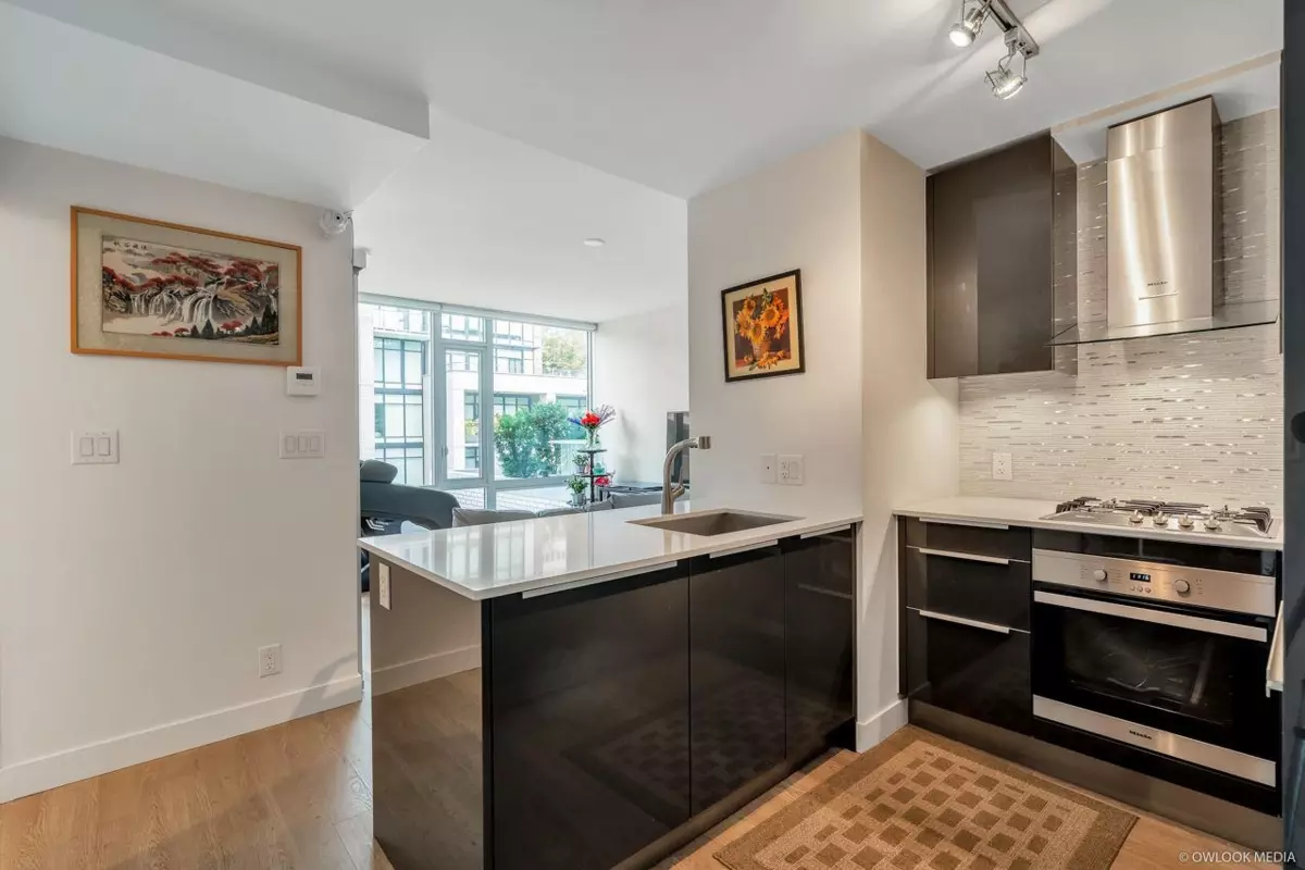 Living Room Photo of 502 1283 Howe Street, Vancouver, BC