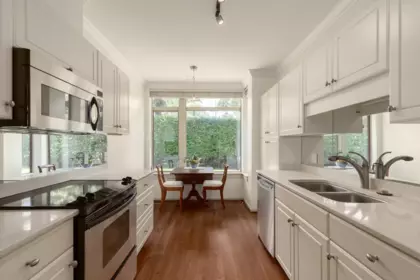Breakfast Nook Photo of 306 2271 Bellevue Avenue, West Vancouver, BC