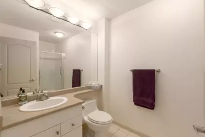 Laundry Room Photo of 306 2271 Bellevue Avenue, West Vancouver, BC