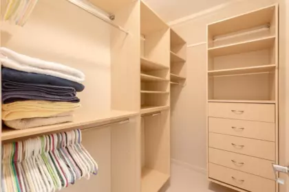 Powder Room Photo of 306 2271 Bellevue Avenue, West Vancouver, BC