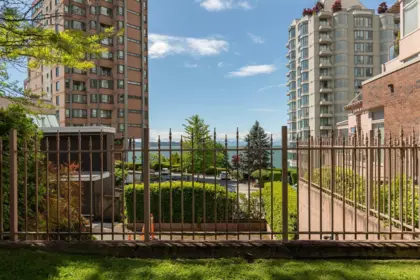 Staircase Photo of 306 2271 Bellevue Avenue, West Vancouver, BC