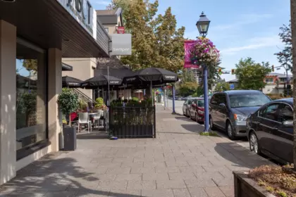 Street View Photo of 306 2271 Bellevue Avenue, West Vancouver, BC