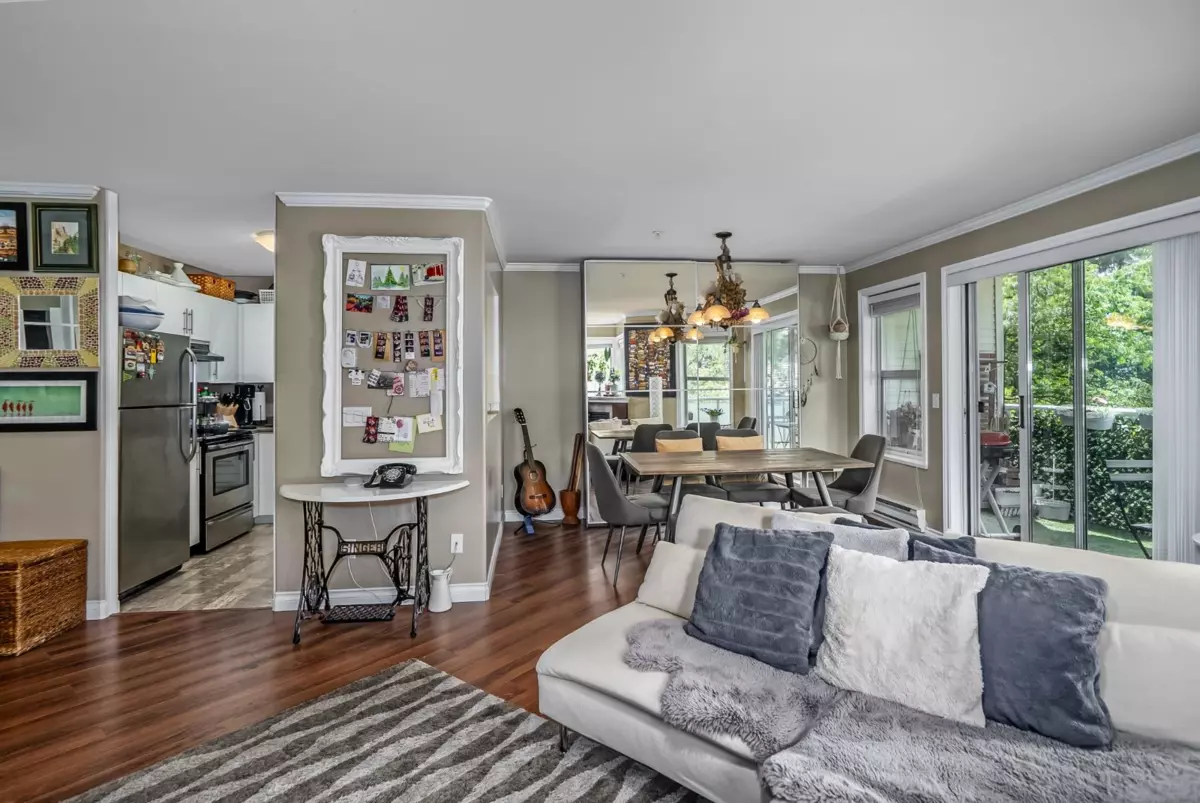 Family Room Photo of 219 27358 32 Avenue, Langley, BC