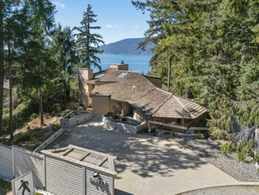 Swimming Pool Photo of 6011 Eagleridge Drive, West Vancouver, BC
