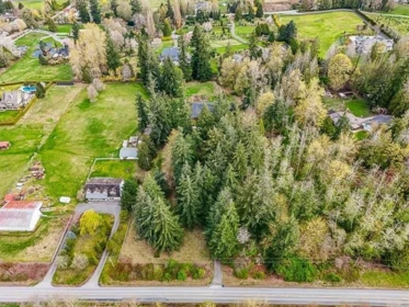 Neighborhood Park Photo Near 18495 Avenue, Surrey, BC