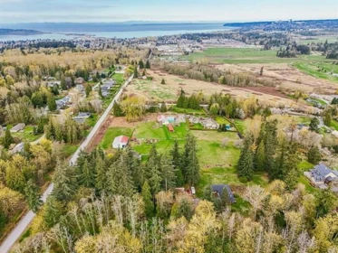 Playground / Recreational Area Near 18495 Avenue, Surrey, BC