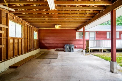 Swimming Pool Photo of 18495 Avenue, Surrey, BC