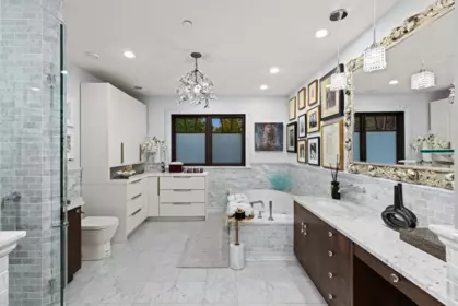 Guest Bathroom Photo of 1988 Drummond Drive, Vancouver, BC