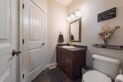 Primary Bathroom Photo of 5404 Chinook Street, Chilliwack, BC