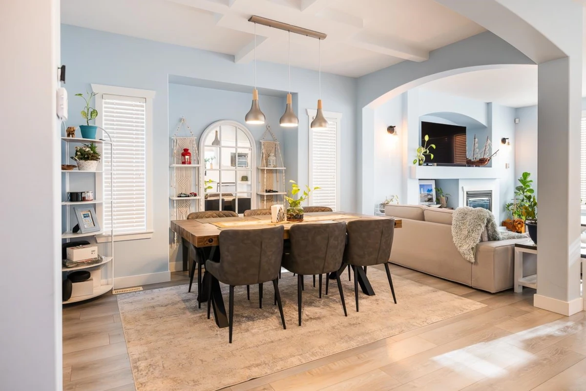 Family Room Photo of 18940 72 Avenue, Surrey, BC
