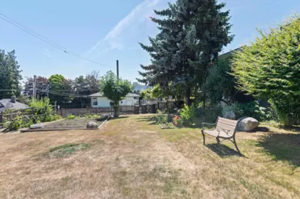 Garden / Landscaping Photo of 454 Elmer Street, New Westminster, BC
