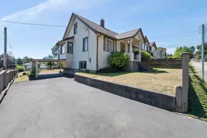 Hot Tub / Spa Photo of 454 Elmer Street, New Westminster, BC