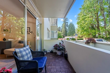 Staircase Photo of 107 1425 Esquimalt Avenue, West Vancouver, BC