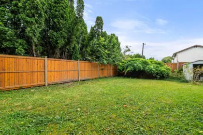 Backyard Photo of 9195 Aspen Place, Chilliwack, BC