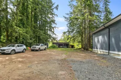 Garden / Landscaping Photo of 19682 44 Avenue, Langley, BC