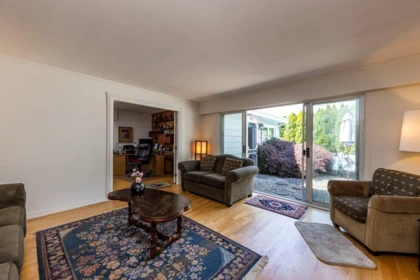 Breakfast Nook Photo of 1140 Pinewood Crescent, North Vancouver, BC