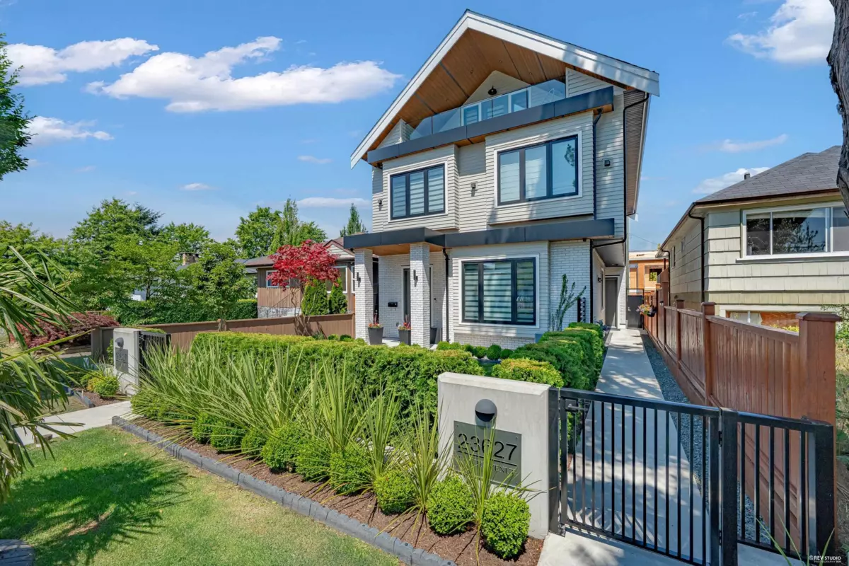 Exterior Rear Photo of 2 3627 E 45th Avenue, Vancouver, BC
