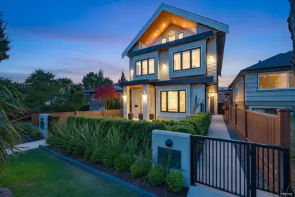 2 3627 E 45th Avenue, Vancouver, BC, Vancouver — Half Duplex for sale