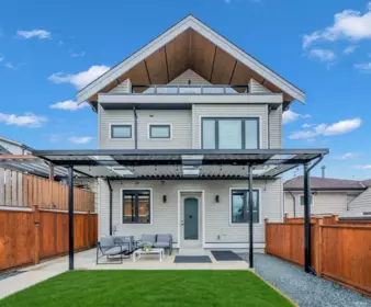 Hot Tub / Spa Photo of 2 3627 E 45th Avenue, Vancouver, BC